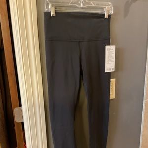 Wonder Under 28” Size 8 NWT Black